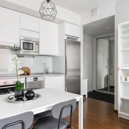 Apartamento Modern Downtown 1br Next To Pyhaejaervi