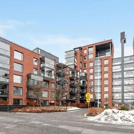 Modern Downtown 1br Next To Pyhaejaervi
