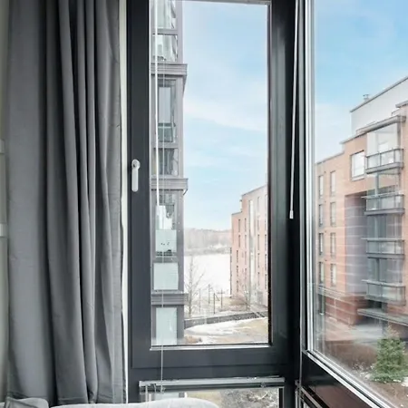 Modern Downtown 1br Next To Pyhaejaervi